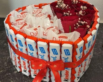 Heart-shaped gift box with Kinder chocolate bars, Raffaello chocolates and red roses, personalized surprise box for women