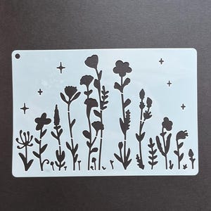 Reusable Plastic Mylar Flower Stencil Pattern / Art Stencil / Craft Stencil / Paint Stencils / Crafting Stencil / Wall Stencil