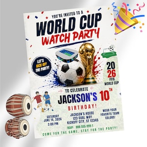 Könnte beinhalten: Ein Einladungsflyer für eine Weltmeisterschafts-Party zum 10. Geburtstag von Jackson am 14. Juni 2026. Das Design zeigt einen Fußball, einen goldenen Pokal, ein Stadion und zwei Spieler mit den Veranstaltungsdetails für Kickoff City.