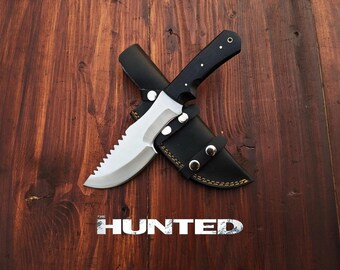 Réplica artesanal del cuchillo de caza Tracker – Hoja de espiga completa con funda – Cosplay