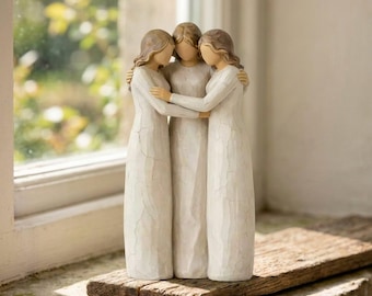Figur „Drei Schwestern umarmen sich“, handbemalte Harzskulptur, Erinnerungsstück für beste Freundinnen und drei Generationen, Geschenkidee für Schwestern