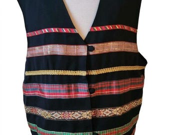 Vtg Karen Scott Womens M Christmas Vest Carolers Embroidered Applique Y2K