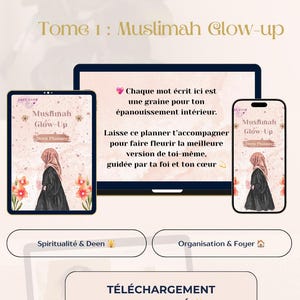 Peut inclure: Un ensemble de planificateur numérique intitulé Cozy Glow Tome 1 : Muslimah Glow-up, affiché sur tablette, ordinateur portable et smartphone. Les écrans présentent un fond aquarelle rose avec une illustration en hijab et robe noire.