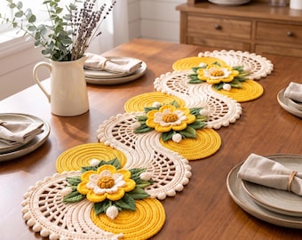 Botanischer Blumenläufer (Häkel-PDF), durchbrochenes Tischgesteck in Gold-Elfenbein, Tischdekoration im Landhausstil