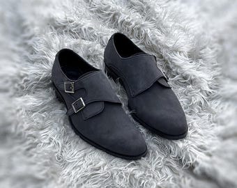 Chaussures en daim grises à double brides