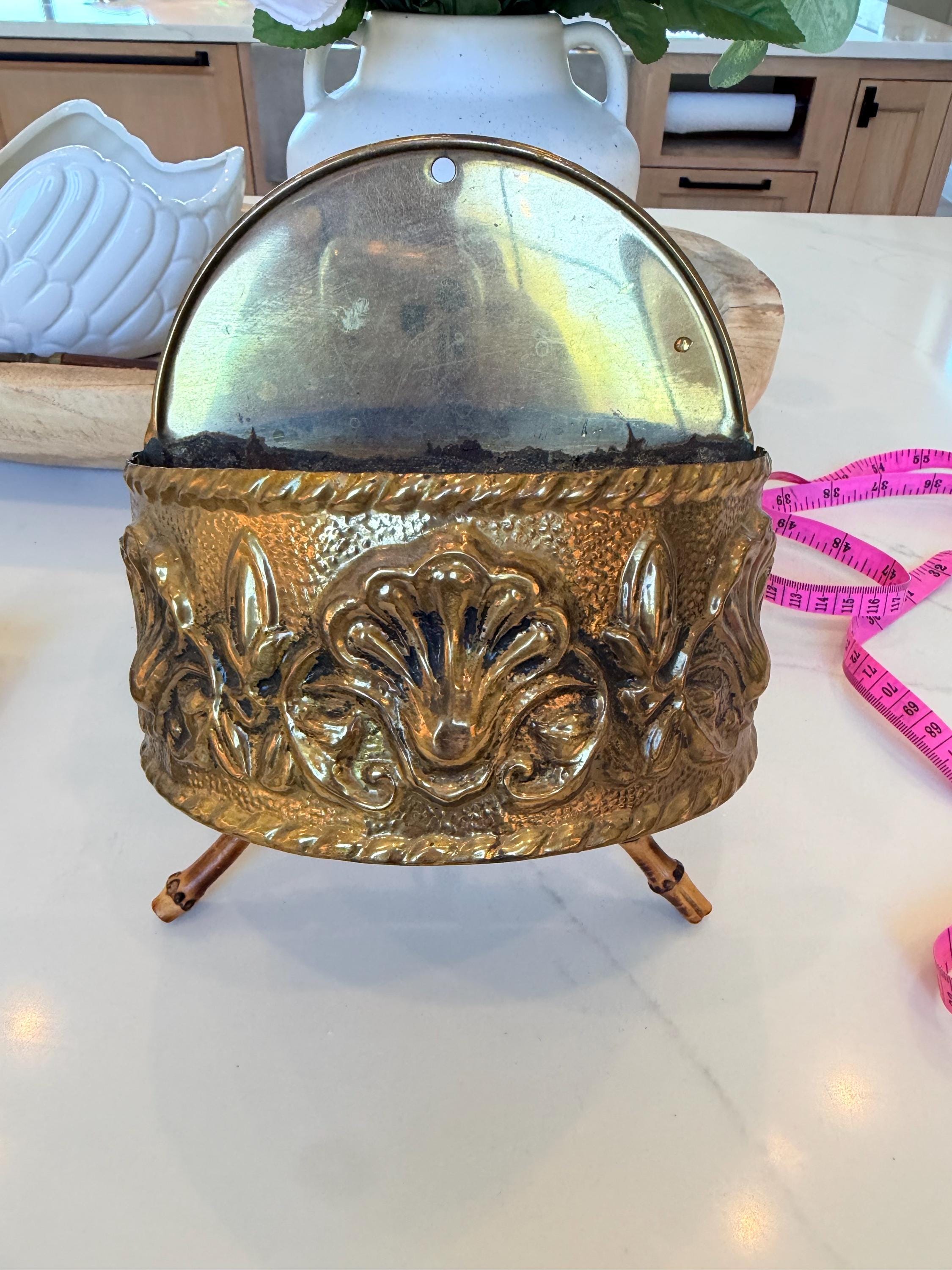 専用♥☆真鍮製 ウォールポケット 壁掛け アンティーク Brass Wall Pocket - Etsy