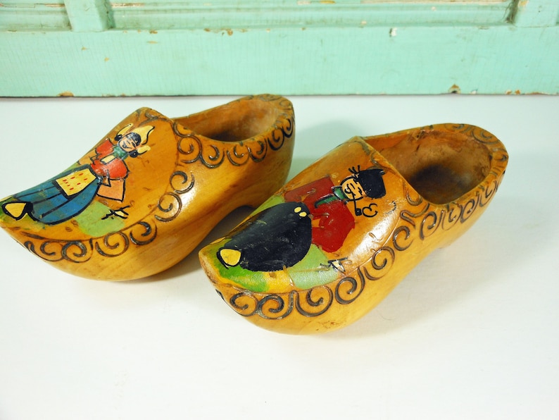 Vintage Pair of Souvenir Wooden Dutch Shoes, Made in Holland, With Hanger for Display Vintage Pair of Souvenir Wooden Dutch Shoes, Made in Holland, With Hanger for Display