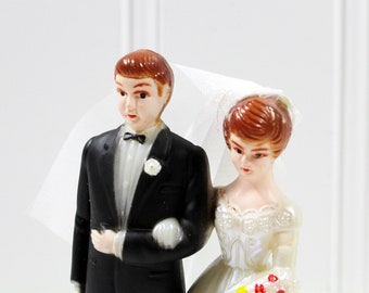 Small Vintage 70s Bride and Groom Plastic Wedding Cake Topper, 3 1/2" Wedding Couple
