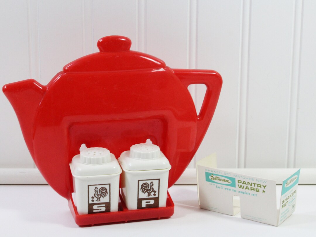 Retro 50s Hanging Red Plastic Teapot Lustroware Salt & Pepper Shaker