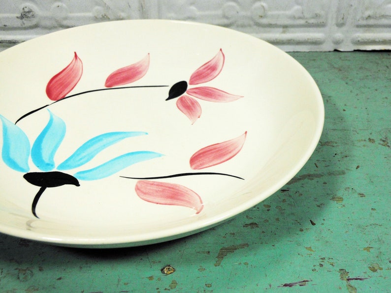 Vintage Blue Ridge Pottery Serving Bowl; Pink /& Black Flowers Blue