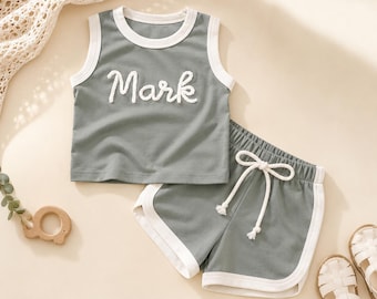 Conjunto personalizado de camiseta sin mangas y pantalón corto para bebé, conjunto personalizado con nombre en relieve para bebé, ropa de verano bordada para niños pequeños, regalo para bebé niña o niño