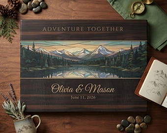 Tabla de cortar de vidrio personalizada, regalo de boda de montaña "Aventura Juntos", tabla de madera grabada con nombres y fecha personalizados, regalo rústico para despedida de soltera.