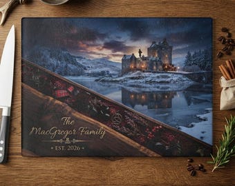 Tabla de cortar navideña escocesa personalizada, tabla de servir de invierno con castillo de las Tierras Altas, regalo familiar personalizado, decoración de cocina navideña celta