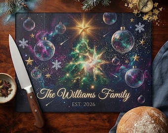 Tabla de cortar navideña personalizada, tabla para servir con árbol de Navidad celestial, regalo familiar personalizado, recuerdo de decoración navideña de cocina con galaxia