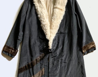 1920s Black Silk Moire Flapper Coat with Fur Collar