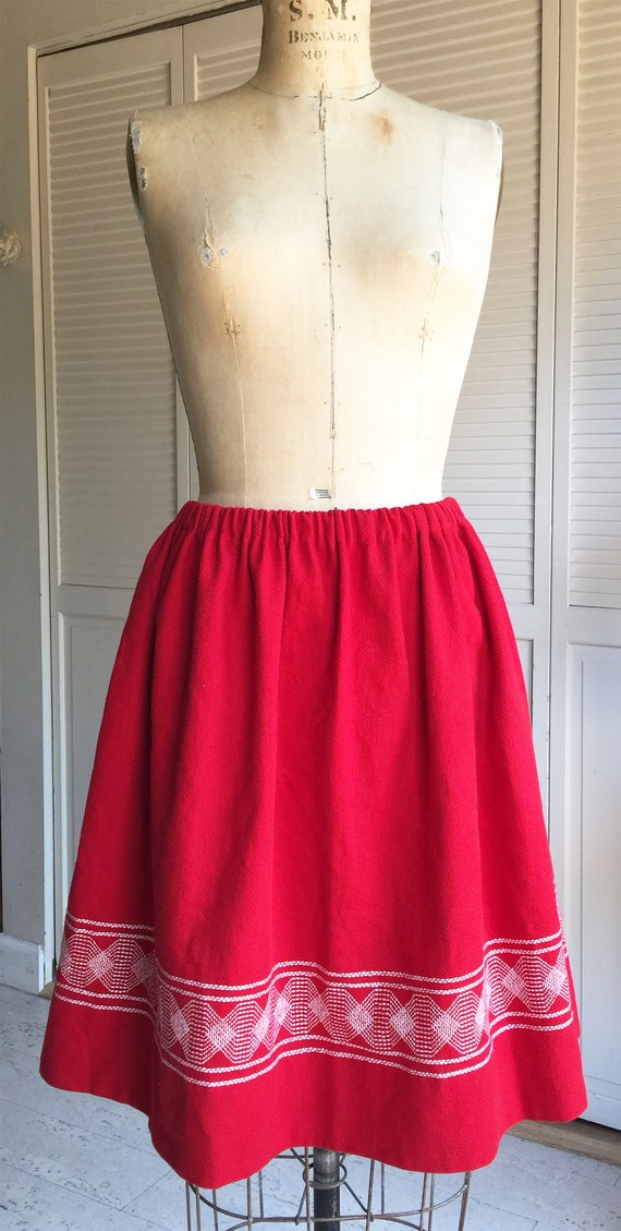 Vintage 1960s Red Textured Cotton Full Skirt Whit… - image 2