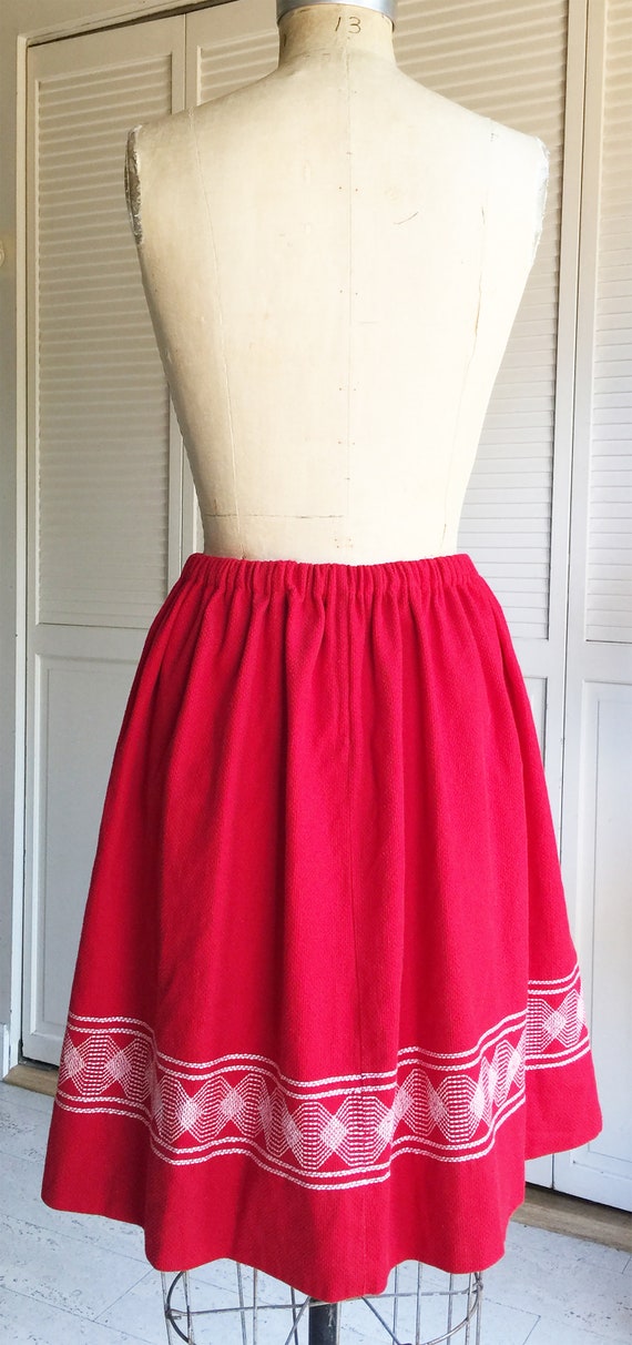 Vintage 1960s Red Textured Cotton Full Skirt Whit… - image 3