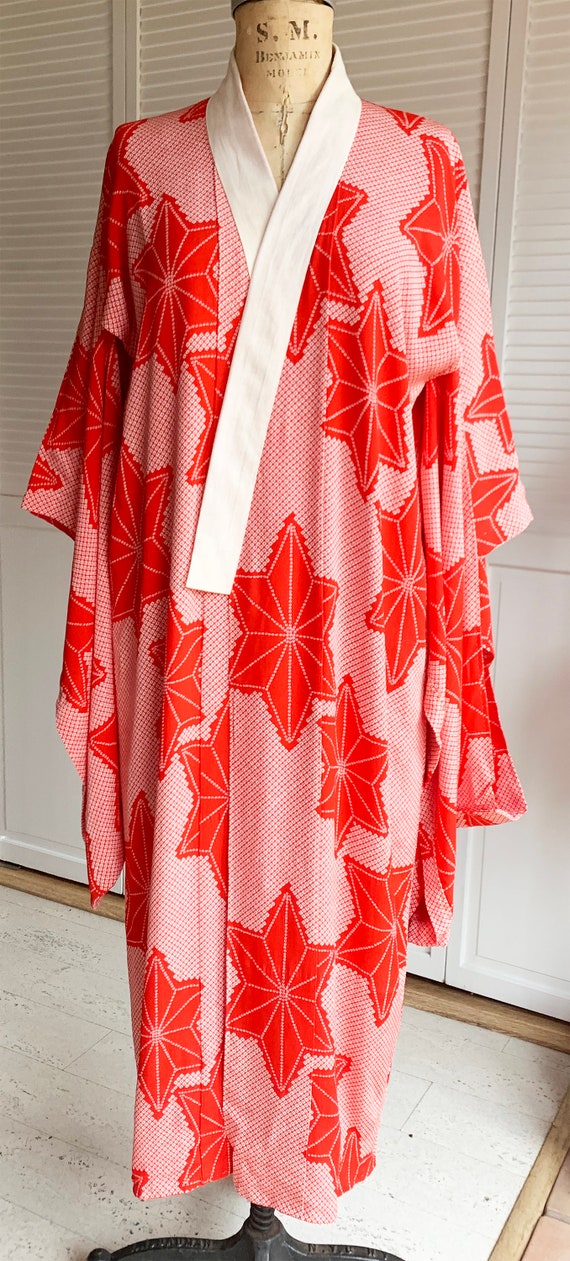1950s Red and White Shibori Leaf Print Kimono Lon… - image 5