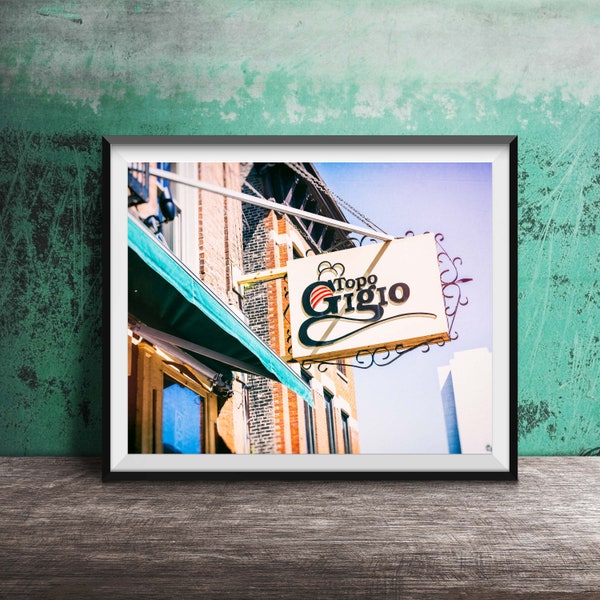 Old Town, Chicago, Topo Gigio Italian Restaurant Wall Art - Unframed Chicago Sign Photography - Chicago Photo Print