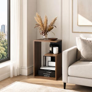 Mesa lateral de nogueira com 3 níveis e espaço de armazenamento. Mesa de apoio moderna para sala de estar, quarto, hall de entrada e espaços pequenos.