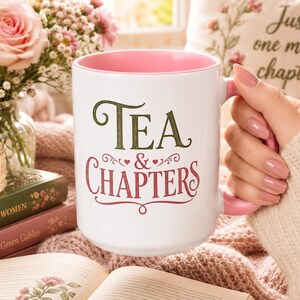 Teebecher „Tea & Chapters“ (440 ml), Geschenk für Bücherliebhaber, Teetasse für Leseratten, Kaffeetasse für Bücherfreunde, Gemütliche Lesetasse, Geschenk für Leser