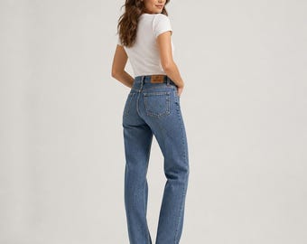 Wrangler damesjeans met hoge taille en rechte pijpen - klassiek denim met gratis verzending