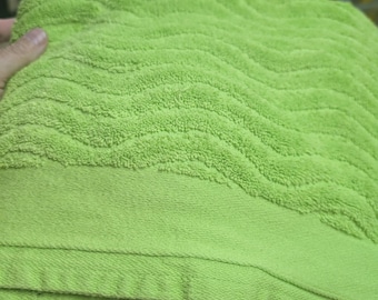 Set of 2 No Boundaries Green Cotton Towels - Soft & Stylish