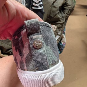Tommy Bahama Camo Slip-On Sneakers Size 10 - Free Shipping on + image 4