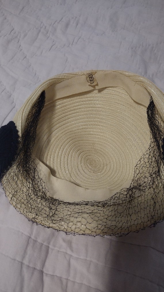 White and Navy 1950's hat with veil - image 4
