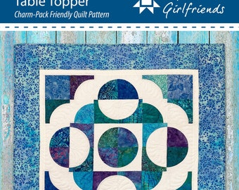 Drunkard's Path Table Topper / Charm Pack Freundlicher Quilt / Baby Quilt für Kinderwagen oder Autositz / Kleine Moderne Spaß Scrappy Geschenk Quilt
