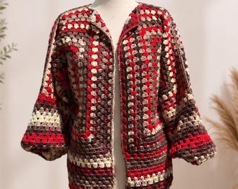 Handgestrickte Damenjacke, handgefertigte Häkeljacke, gemütlicher Boho-Pullover, Geschenk für Sie