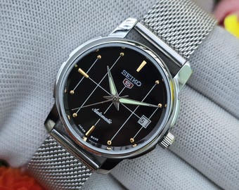 vintage seiko 5 automatic 17 jewel black recer dial date japan made men watch