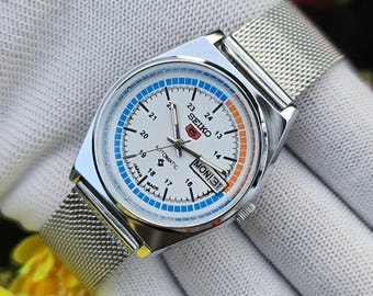 Vintage Seiko 5 Automatik Weiß 24 Stunden Zifferblatt Tag Datum Mesh Strap Japanische Uhr