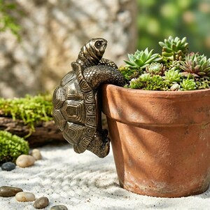 Resin Dinosaur & Turtle Pot Hanger, Realistic Animal Figurine, Cute Gardening Ornament for Balcony Yard Flower Pot Decor