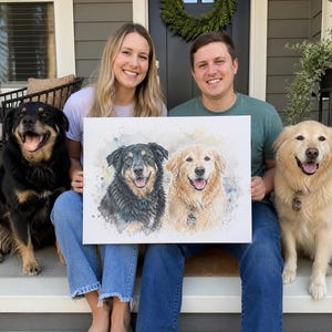 Könnte beinhalten: Ein rechteckiger Leinwanddruck mit einem Porträt von zwei Hunden im Aquarellstil. Links ein schwarz-brauner Hund mit fröhlichem Ausdruck. Rechts ein goldfarbener Hund mit einem ähnlichen freudigen Blick, beide vor einem weißen Hintergrund.