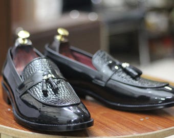 Men's Handmade Leather Tassel Loafers: Patent Alligator Print Texture