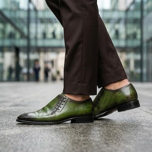 dark green dress black shoes What Colour Shoes With A Green Dress: A Styling Guide