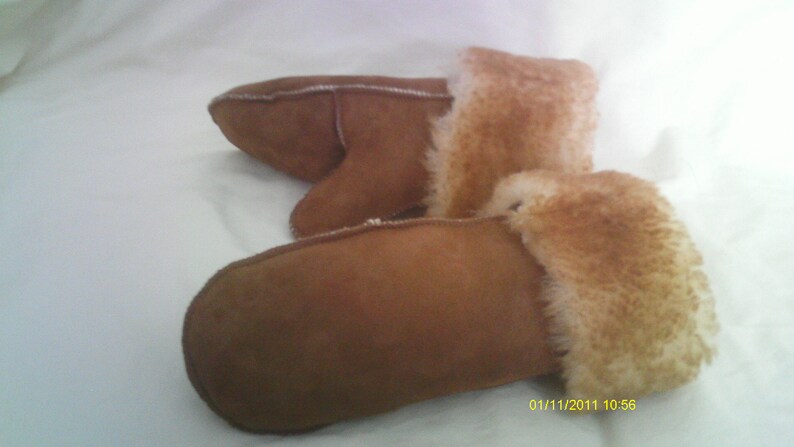 GENUINE SHEEPSKINS Kids Mittens image 1