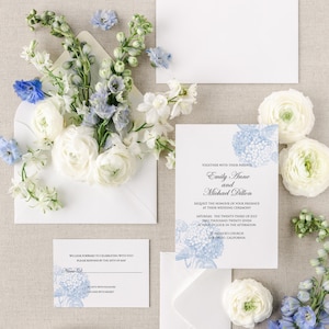 Conjunto de invitaciones de boda con hortensias azules (plantilla editable)