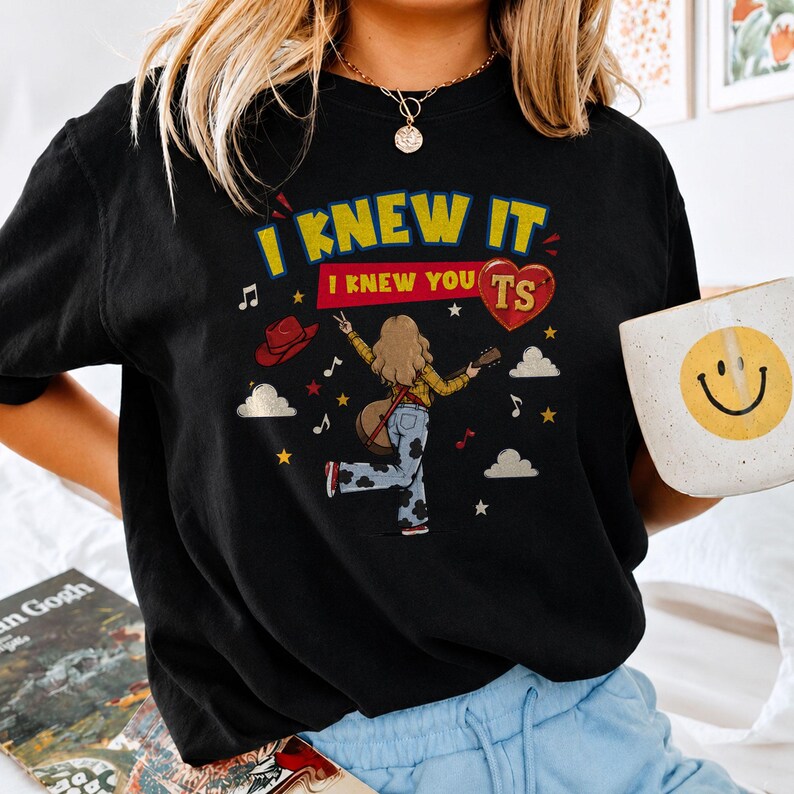 Comfort Colors TS Shirt, I Knew It I Knew You Fan Outfit bild 5