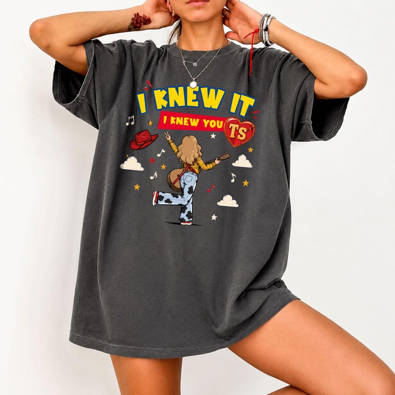 Comfort Colors TS Shirt, I Knew It I Knew You Fan Outfit bild 3
