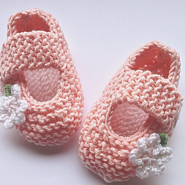 3-6 MONTHS. Baby Mary Jane style Shoes hand-knitted in Peach with white flower and green leaf. New Baby Gift. Baby Shower Gift. Christening.