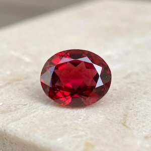 Rubis cultivé de fantaisie en laboratoire taille ovale 8 x 10 mm | Pierres précieuses en vrac de pureté VVS1 de 3 carats | Solitaire pour bague de fiançailles en rubis rouge sang pigeon