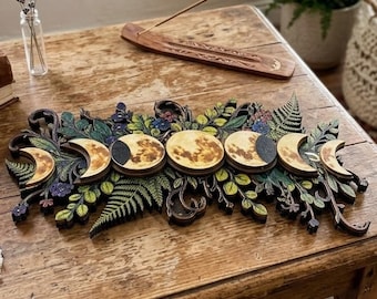 Decorazione da parete in legno con fasi lunari, decorazione floreale wiccan, complemento d'arredo celeste e magico per la casa.