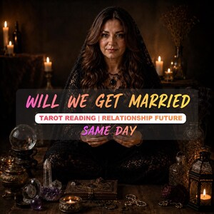 Könnte beinhalten: Eine Person mit langem braunem Haar, schwarzem Spitzenschleier und Kleidung, die Tarotkarten hält. Text: WILL WE GET MARRIED, TAROT READING | RELATIONSHIP FUTURE, SAME DAY. Umgeben von Kerzen, Kristallen und einer Kristallkugel.