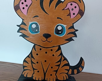 Kinderzimmerlampe/Nachtlicht Tiger, handgefertigt aus Holz / Geschenk zur Geburt / mit personalisierbarer Beschriftung