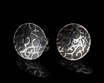 CONCAVE ORNAMENTS | Sterling Silver ear studs with flower patterns