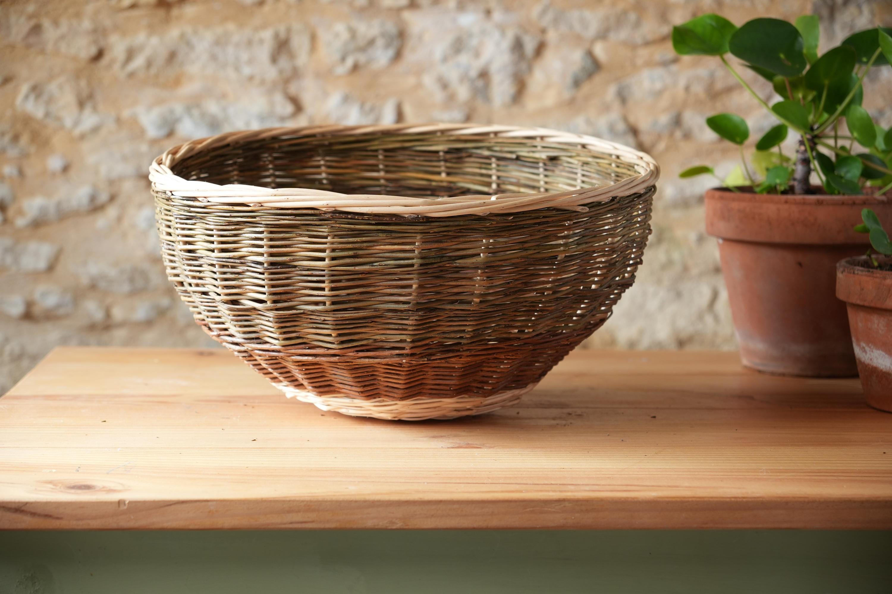 Corbeille décorative en osier bicolore — Beyit