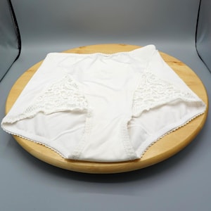 Vintage Miederslip Triumph NOS, barberina H Hoher Slip Spitze Weiß Gr 80, Shapewear Strass Blume Formend, Ungetragener Retro Lingerie