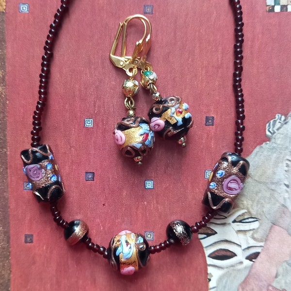 Collier de perles et BO Murano noires et dorées vintage années 50